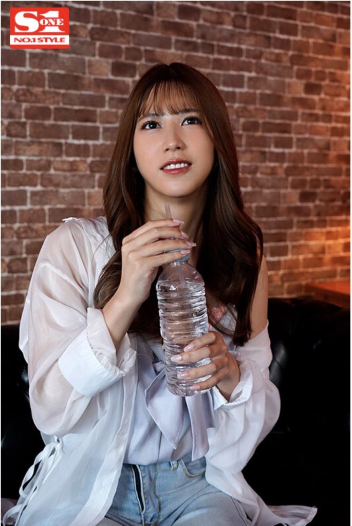 媚薬入りの水を知らずに飲む七ツ森りり