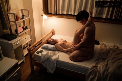 お泊まりでアナルセックスをやりまくる